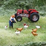 OSBFTT156 TT1:120 Scale Chickens and Farmer (painted)