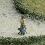 OSBFTT185 TT1:120 Scale Lady Walking Dog (painted)