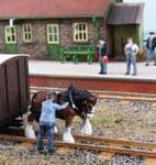 OSBOO20 Shunting Horse and Handler (Painted)