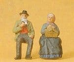 Preiser 45045 Seated Elderly Farmer + Wife