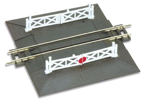 ST20 Peco: Straight Level Crossing, complete with 2 ramps & 4 gates