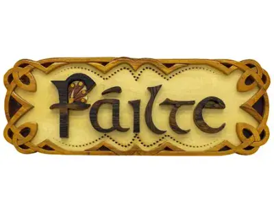 Fáilte Wooden Wall Plaque