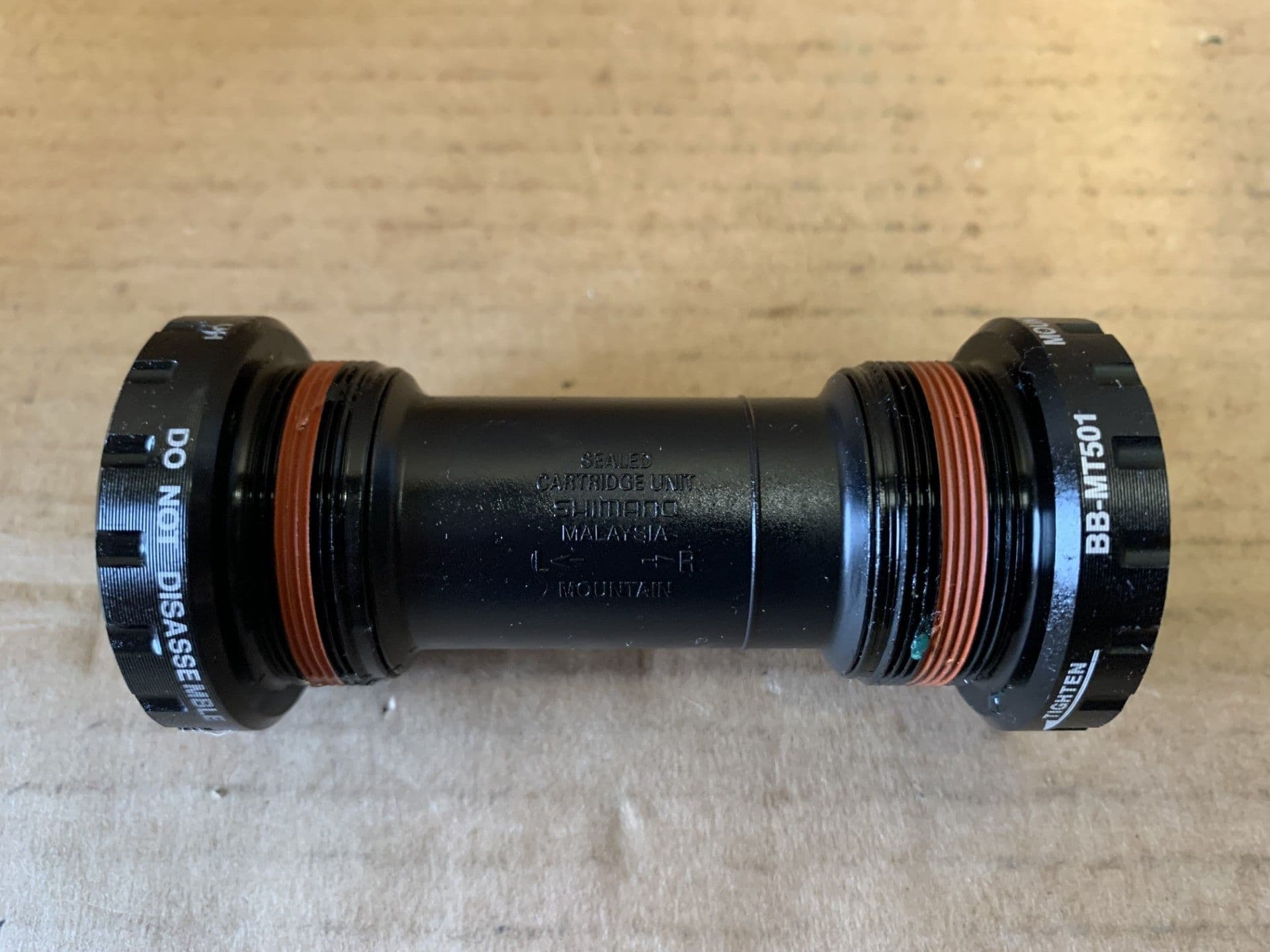 Shimano BB-MT501 English Threaded Mountain Bike Bottom Bracket