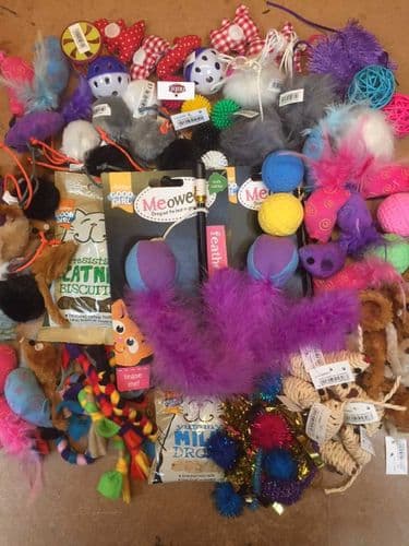 New Bulk Buy Cat Kitten Toys Rod Fur Mice Bells Balls Catnip 10 items BARGAIN