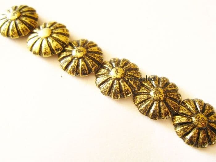 100 DAISY UPHOLSTERY NAILS BRASS FURNITURE STUDS chair