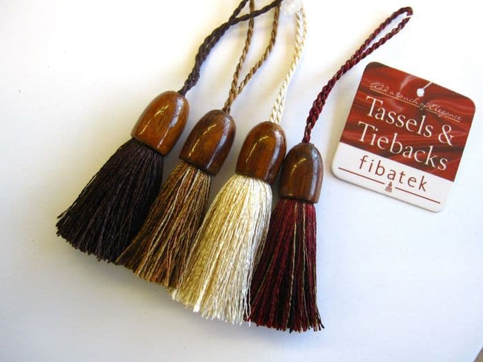 Mini Windsor key tassel with oval wooden trim - Curtain blind fabric accessory