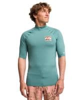 BILLABONG MENS RASH GUARD VEST.GREEN RE ISSUE BACKPRINT UPF50+ SURFER TOP S26