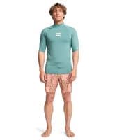 BILLABONG MENS RASH GUARD VEST.WAVES ALL DAY SHORT SLEEVED UPF50+ SURFER TOP S26