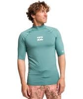 BILLABONG MENS RASH GUARD VEST.WAVES ALL DAY SHORT SLEEVED UPF50+ SURFER TOP S26