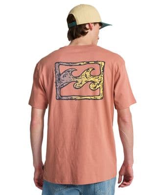 BILLABONG MENS T SHIRT.NEW CRAYON WAVE BACKPRINT ROSE SHORT SLEEVED TOP TEE S26