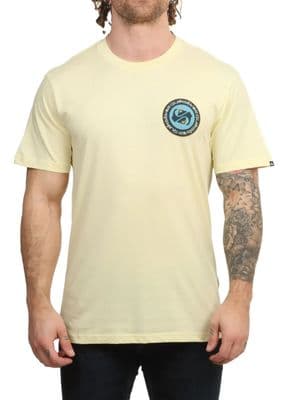 QUIKSILVER MEN T SHIRT.NEW DUALITY BACKPRINT YELLOW COTTON SHORT SLEEVED TOP S26