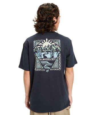 QUIKSILVER MENS T SHIRT.DESERT WAVES RECYCLED COTTON BACKPRINT NAVY BLUE TOP W25