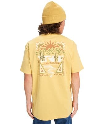 QUIKSILVER MENS T SHIRT.DESERT WAVES RECYCLED COTTON BACKPRINT YELLOW TOP W25