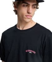 QUIKSILVER MENS T SHIRT.NEW TAP IN BACKPRINT BLACK COTTON SHORT SLEEVED TOP S26