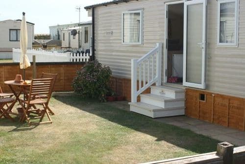 * Dog Friendly Caravan C29 Burton Bradstock, Dorset