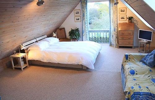 Brook Barn Dog-friendly B and B Graffham