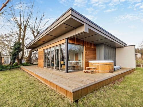 Single Level Lodge near Colchester, Suffolk