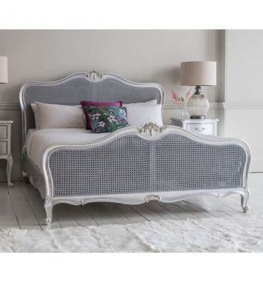 Chic Rattan Bed in Silver