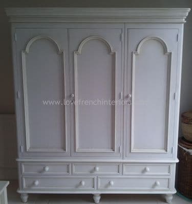 Juline Bespoke Triple Wardrobe 'A'