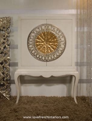 Luxus Bar or Drinks Cabinet Carved Handles