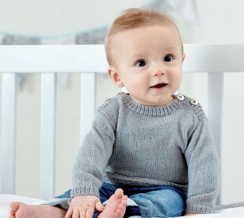 Baby jumper knitting kit