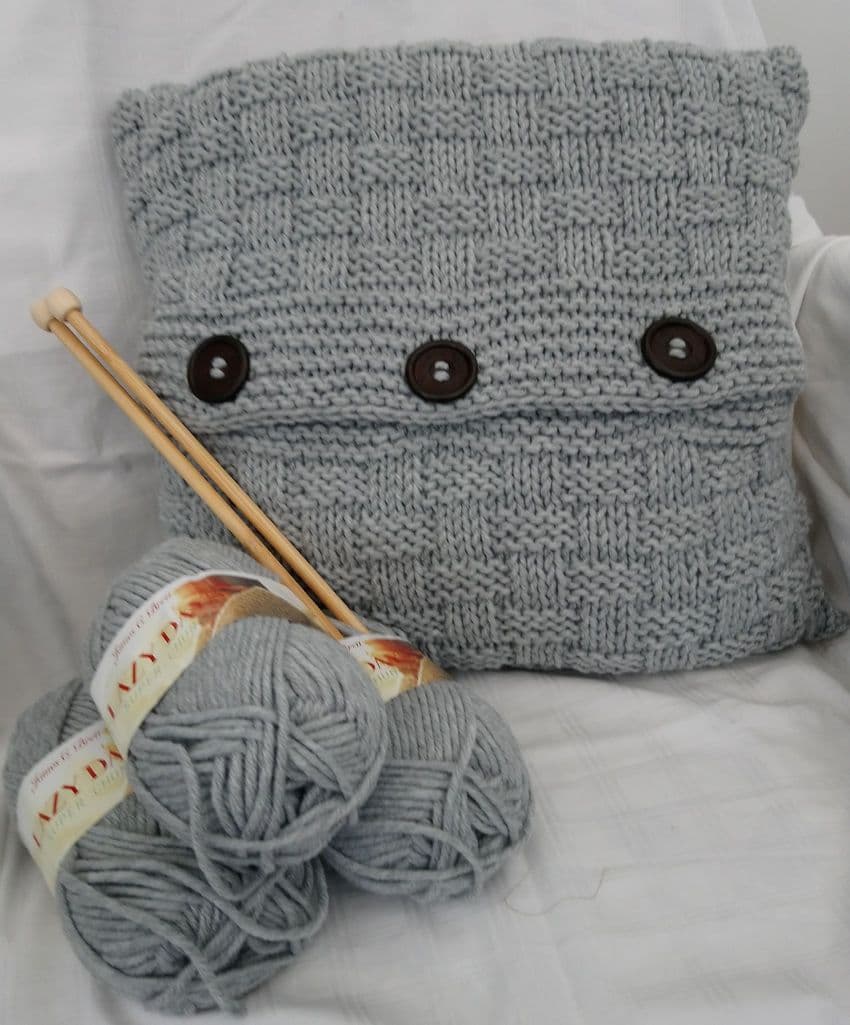 Easy chunky cushion knitting kit