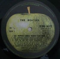 THE BEATLES Sgt. Pepper's Lonely Hearts Club Band Vinyl Record LP French Apple 1977 Pathé Marconi