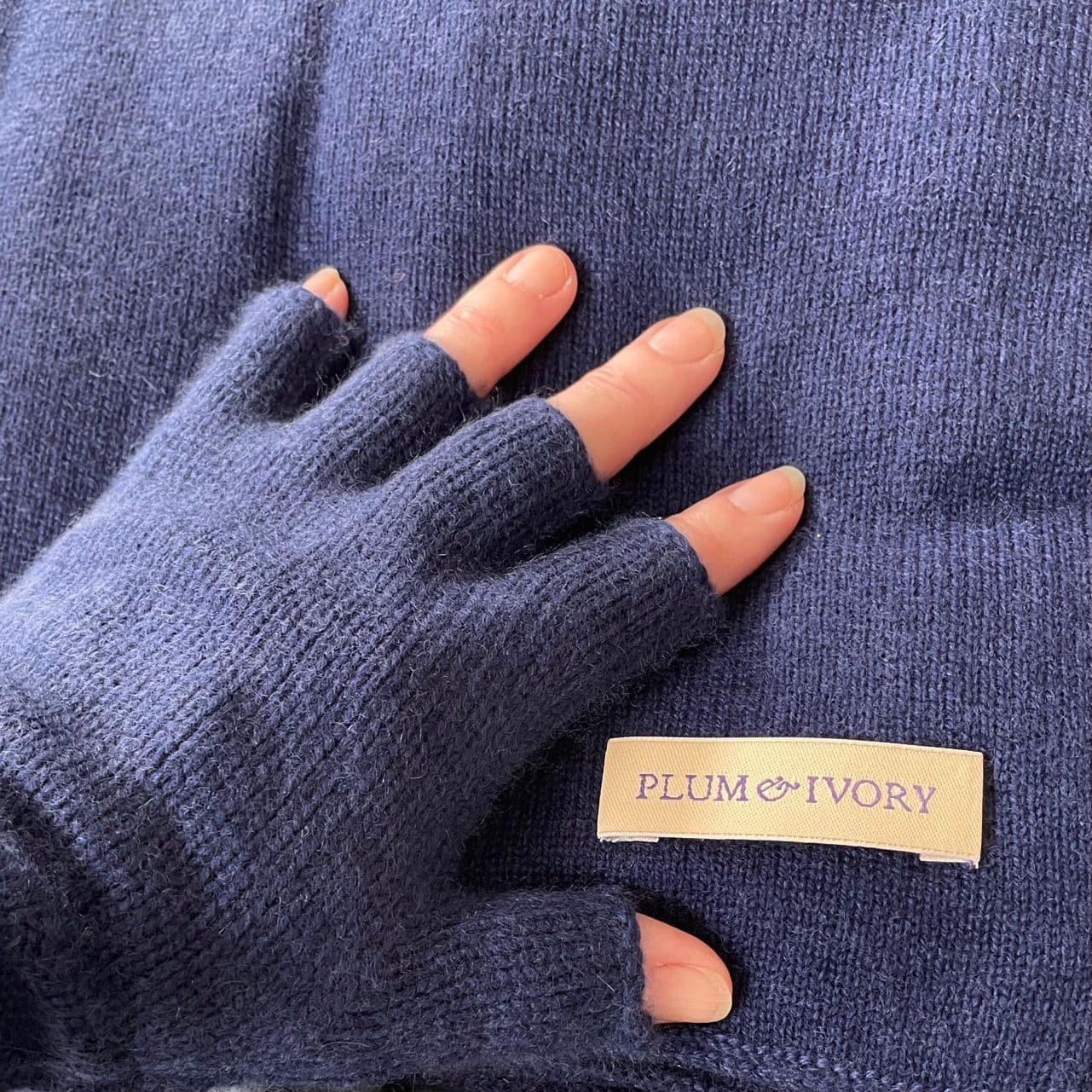 小物 Cosy Cashmere Company / Fingerless Glove Women's wholesale cashmere gloves, mitts and wristwarmers