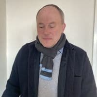 Cashmere Scarf With Contrasting Edge < Fashion accessories | PLUM & IVORY LTD