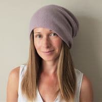 Cashmere Beanie Hat < Fashion accessories | PLUM & IVORY LTD