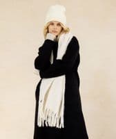 Off White Alpaca Beanie Hat < Sample Sale I PLUM & IVORY LTD