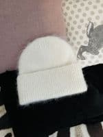 Off White Alpaca Beanie Hat < Sample Sale I PLUM & IVORY LTD
