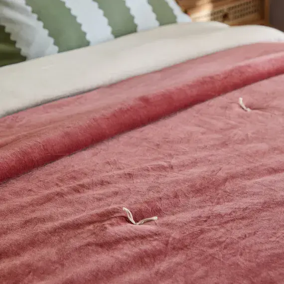 Velvet Bed Throw < Gorgeous Gifts I PLUM & IVORY LTD