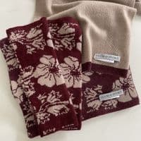 Women's Cashmere Scarves Burgundy < Fashion accessories | PLUM & IVORY LTD