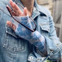 Women's Cashmere Wrist Warmers Blue < Fashion accessories | PLUM & IVORY LTD