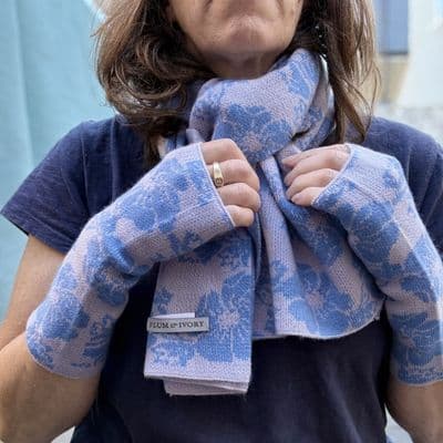 Women's Cashmere Wrist Warmers Blue