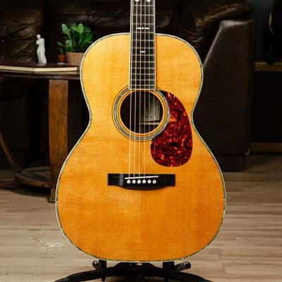 Atkin OOO37s DLX Guitar with Case