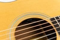 Eastman AC122 1CE Deluxe Guitar with Gigbag
