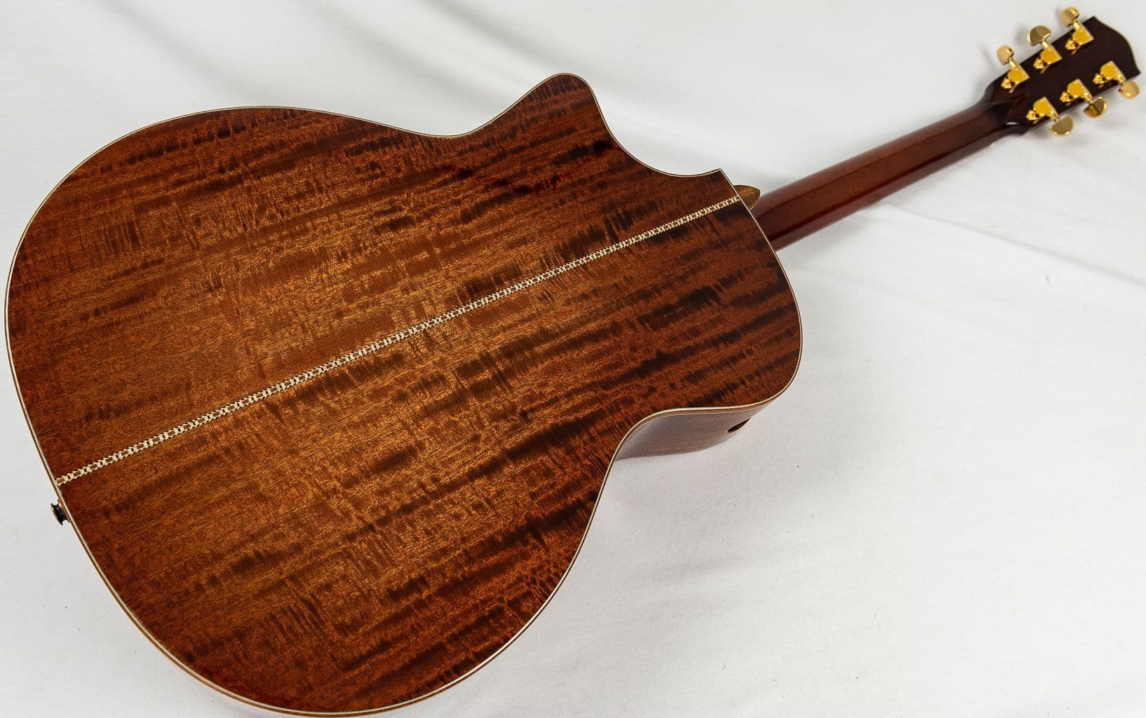 Eastman AC522CE in Goldburst