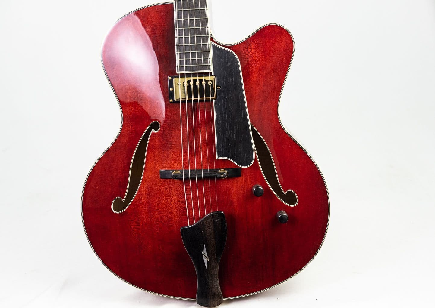 Eastman AR810CE Guitar inc Case