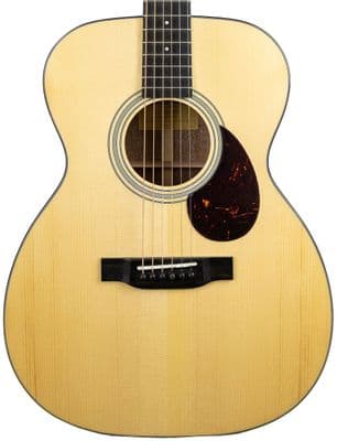 Eastman E10OM Natural Acoustic Guitar with Case