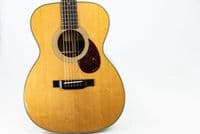 Eastman E8OM TC Guitar with Case