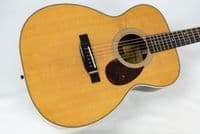 Eastman E8OM TC Guitar with Case