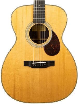 Eastman E8OM TC Guitar with Case