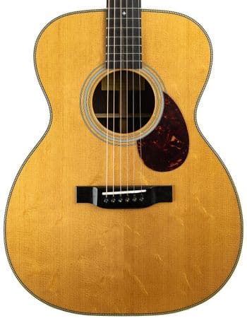 Eastman E8OM TC Guitar with Case