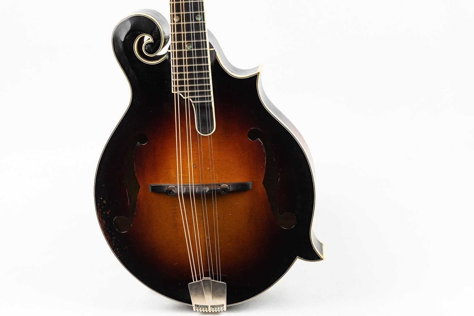 Eastman MD815/v Antique Sunburst Mandolin with Case