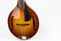 Eastman MDO 605 Electro Octave Mandolin in Goldburst with Case