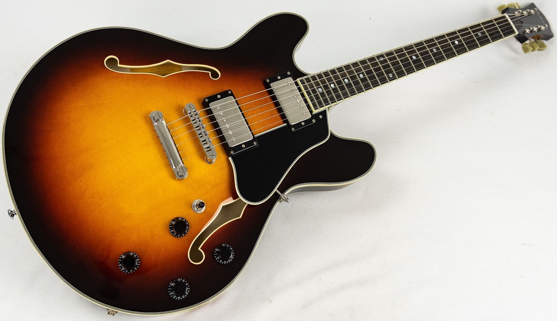 Eastman T386 Sunburst guitar with Case