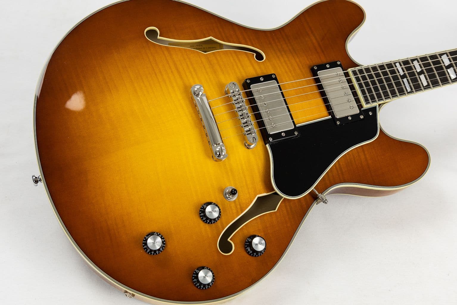 Eastman T486 GB Goldburst Guitar with Case