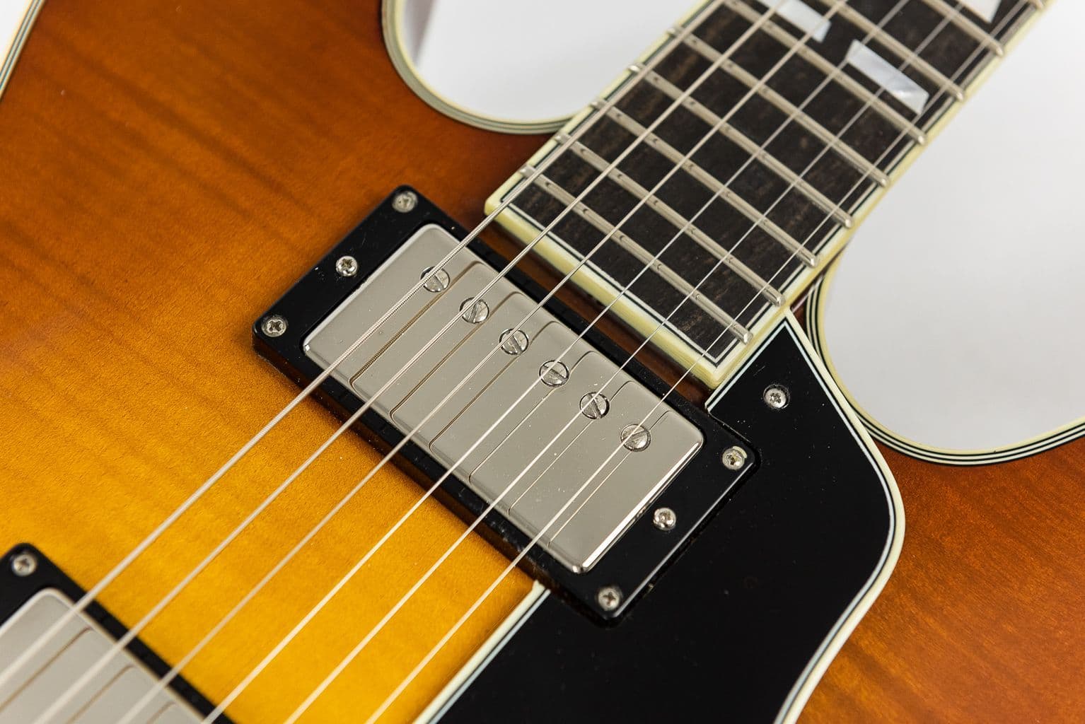 Eastman T486 GB Goldburst Guitar with Case